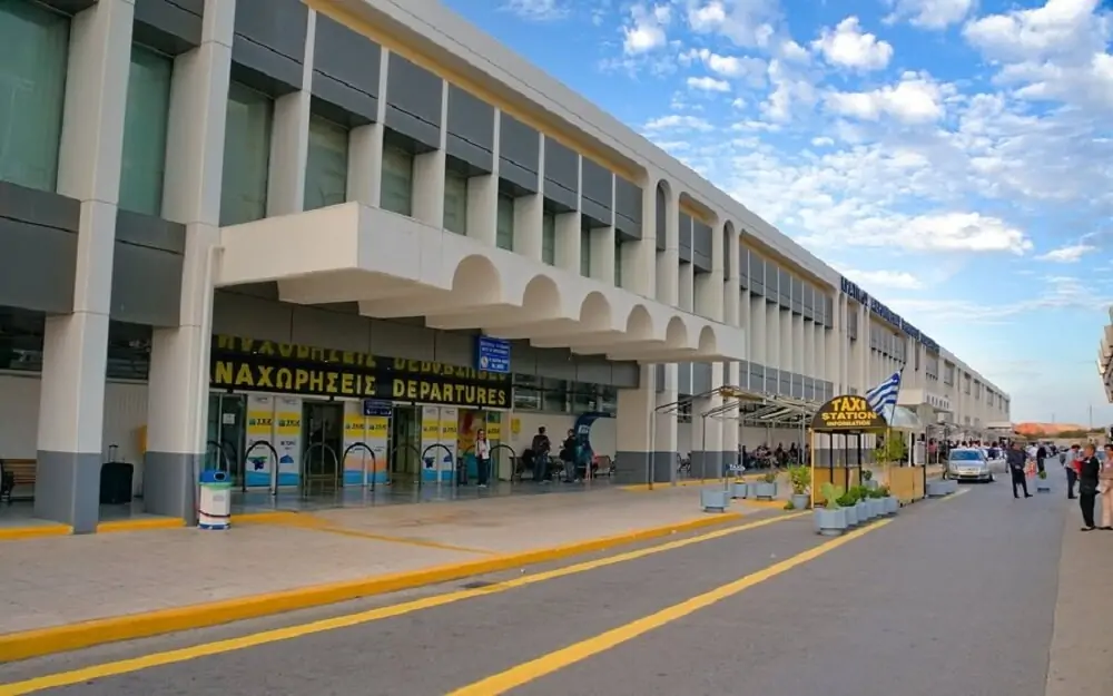 Przystanek taksówek na lotnisku Heraklion, Kreta