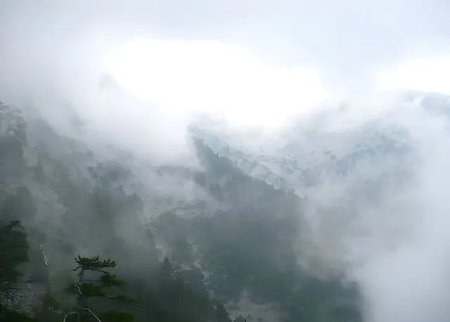 Widoki podczas wspinaczki na Olimp