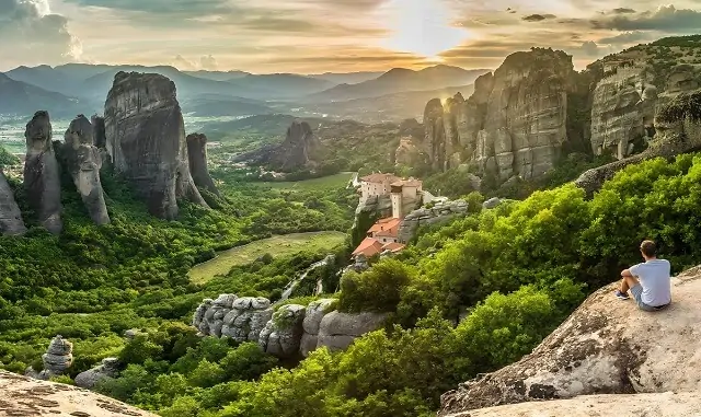 Widok z drugiego punktu widokowego, Meteory, Grecja