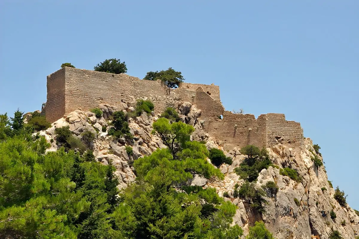 Zamek Monolithos na wyspie Rodos