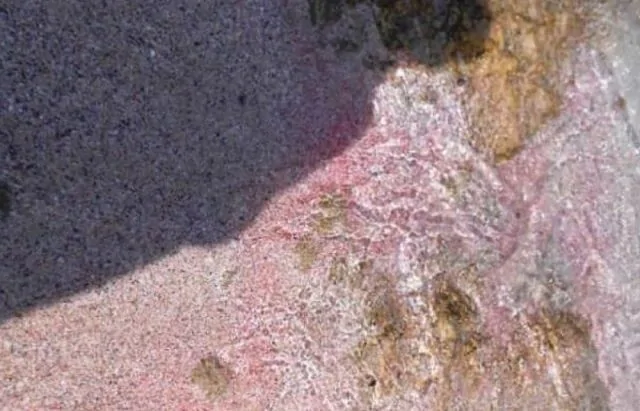 Różowa plaża w zatoce Balos